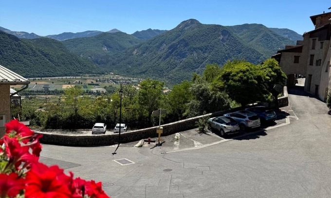Espinasses Maison | Cosy nest in Théus with panoramic view