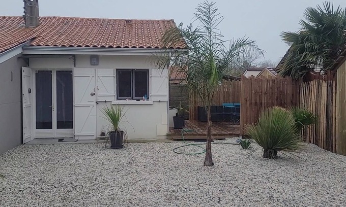 Lanton Maison | Maison cosy mitoyenne, terrasse aménagée à 800m du Bassin de baignade
