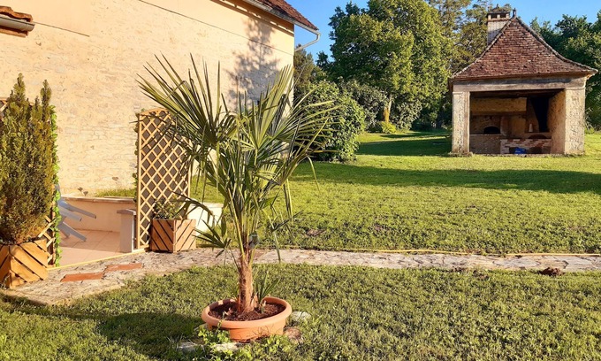 Thenon Maison | Gite cosy avec pierres et poutres apparentes