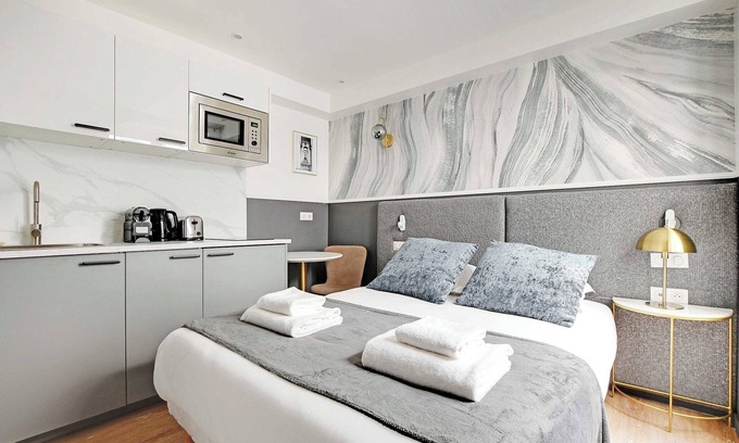 18th Arrondissement Appartement | Studio Chaleureux avec Clim - Proche Montmartre