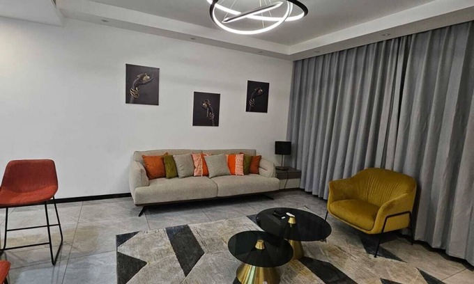 Gombe Appartement | Cosy stylish 1 bed Apartment with rooftop pool ina residential area of Gombe