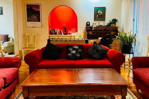 Craigieburn Maison | Cosy Vintage Home