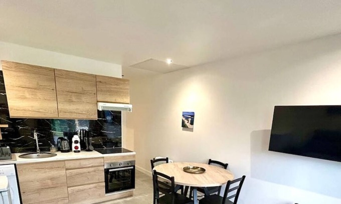 Gradignan Maison | Cosy - Wifi - Jardinet - Near Bordeaux