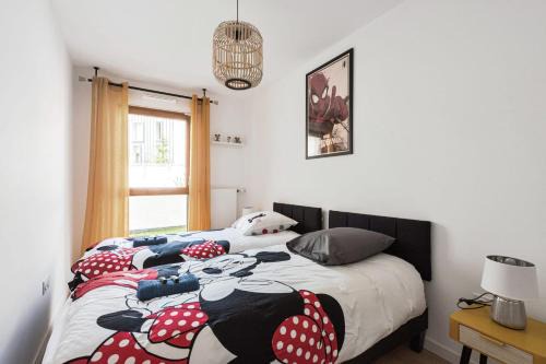 Magny-le-Hongre Appartement | Cosygreen77- Spacious apt with garden & parking, 7mns by car from Disneyland