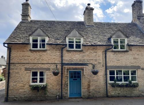 Luckington Lit Et Petit-Déjeuner | Cotswold Cottage B&B - 5 Minutes Walk to Village Pub