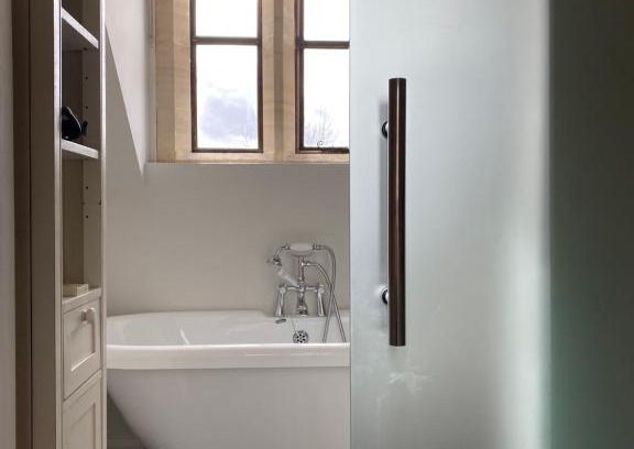 Cheltenham Maison | Cotswold Luxury Coach House - ideal for couples, w/EV charging