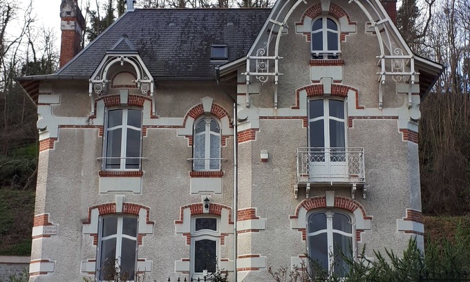Chenehutte-Treves-Cunault Maison | Magnifique gîte 4 * - 6/14 pers avec piscine-Face Loire