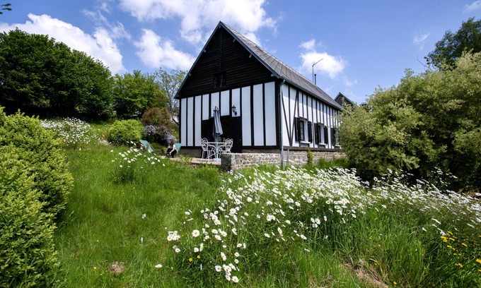 Saint-Michel-de-Montjoie Cottage | Gîte au calme, dans un écrin de verdure, à 45mns du Mont Saint Michel.