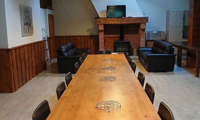 La Pesse Cottage | gîte, 12 personnes, confortable et spacieux,