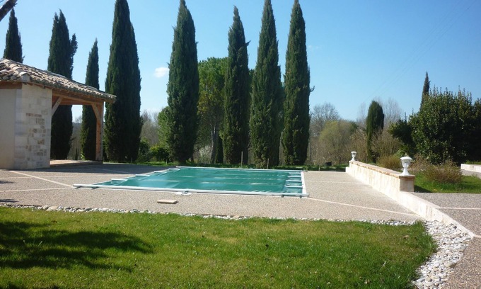 Bagat-en-Quercy Maison | Gite 2 personnes maison traditionnelle en pierres.