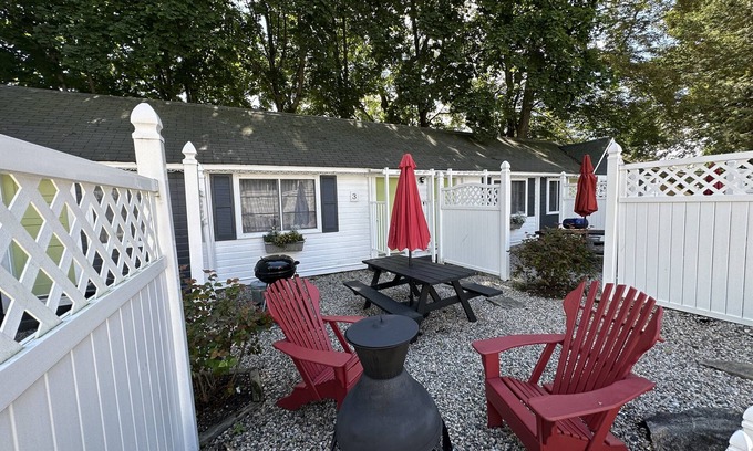 Wolfeboro Cottage | Cottage 3 - Year Round - Pet Friendly - 1 Bedroom / 1 Bath