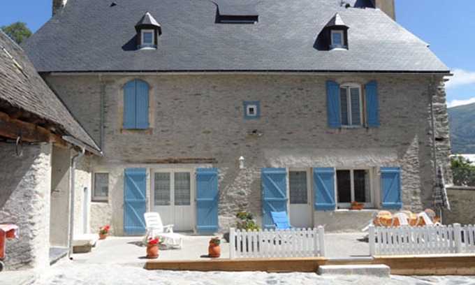 Cadeilhan-Trachere Cottage | Chez Jean, Magnifique corps de ferme au cœur des Pyrénées, proche de St Lary