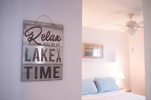 Geneva Appartement | Cottage at Cast Away Kayaks Fire Pit & Game Room