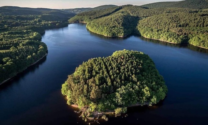 Saint-Martin-du-Puy Cottage | Cottage du lac de Chaumeçon avec étang privé