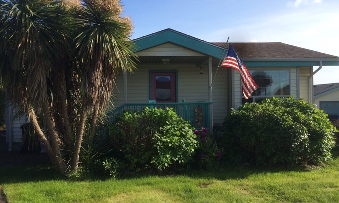 Yachats Cottage | June Availability-Cottage by the Sea