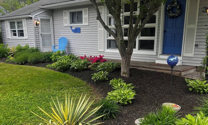Charlestown Maison | Cottage by the Sea, Beach Pass