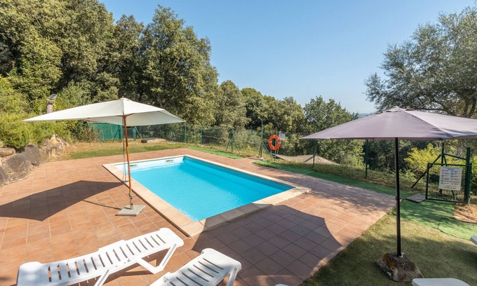 Camos Maison | Cottage 'Can Ribes' with Outdoor Pool, Garden and Terrace