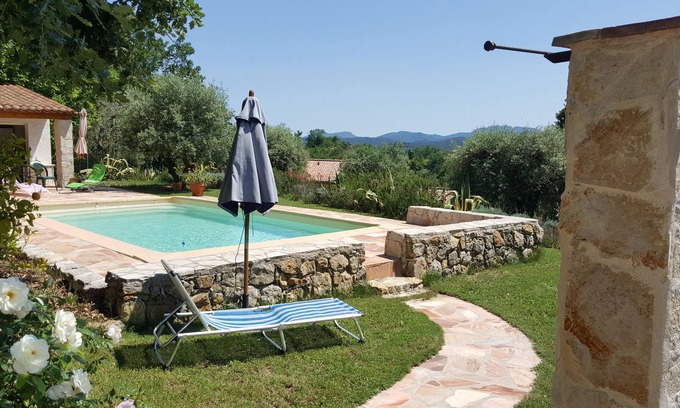 Montauroux Cottage | GITE DE CHARME AU CALME, VUE ESTEREL, 4/5 PERSONNES