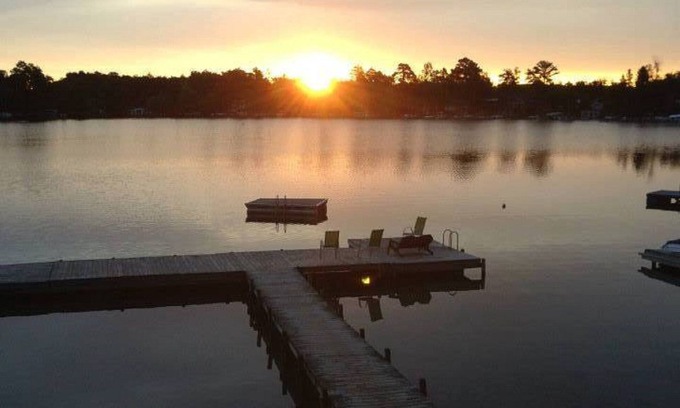 Waupaca Cottage | Cottage Chic sur les O'Lakes de la chaîne de Waupaca