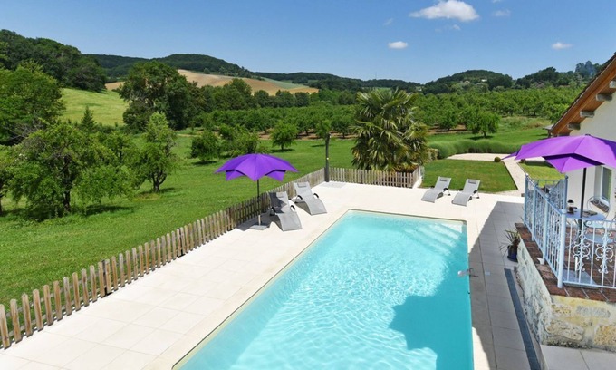 Castelmoron-sur-Lot Villa | Cottage Des Cedres - Trois Chambres Villa, Couchages 6