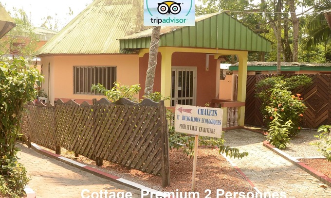 Kribi Cottage | Cottage pour 2 personnes Salon + Cuisine