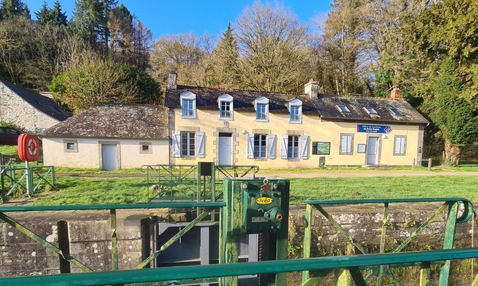 Bon Repos sur Blavet Cottage | Maison éclusière de Bon Repos - Au bord du canal