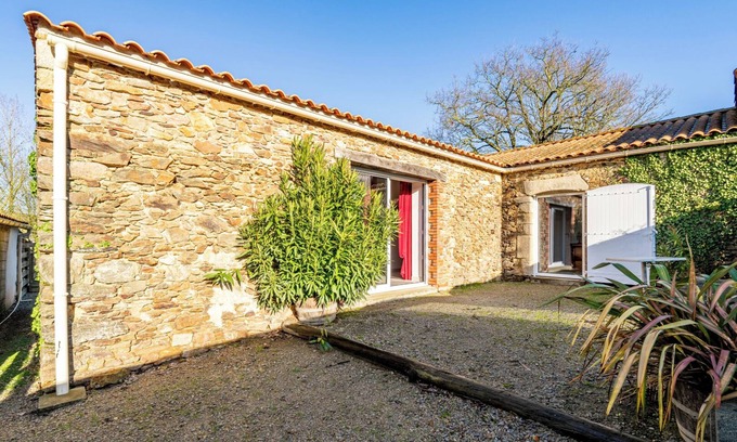 Saint-Julien-des-Landes Maison | Maison 'La Clé Des Champs' avec terrasse privée, jardin privé et Wi-Fi