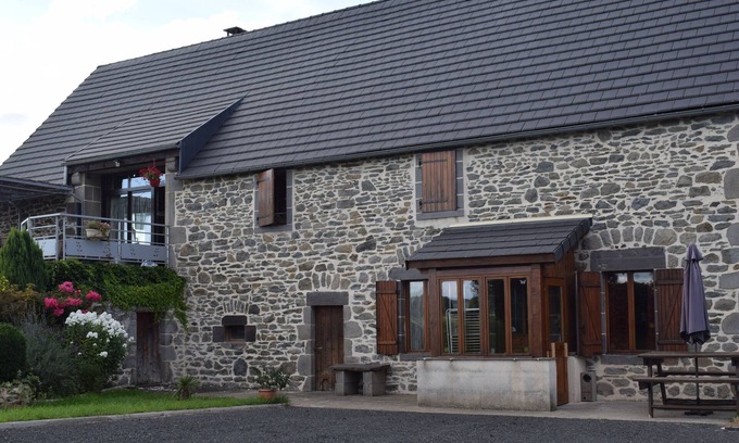 Saint-Sauves-d'Auvergne Cottage | Beau Gite 60 m2 au calme proche la bourboule/le mont dore