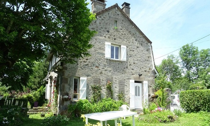 Saint-Cirgues-de-Malbert Maison | Belle maison à St. Cirgues de Malbert avec piscine