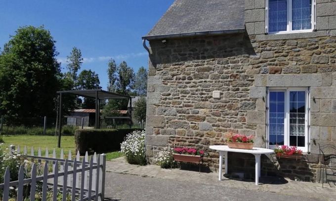 Lanhelin Maison | Casita de campo "Gîte Proche St Malo - Cancale" con jardín compartido y Wi-Fi
