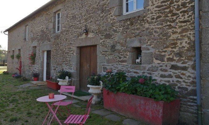 Moulins-le-Carbonnel Autre | Cottage in a farm for 6 people