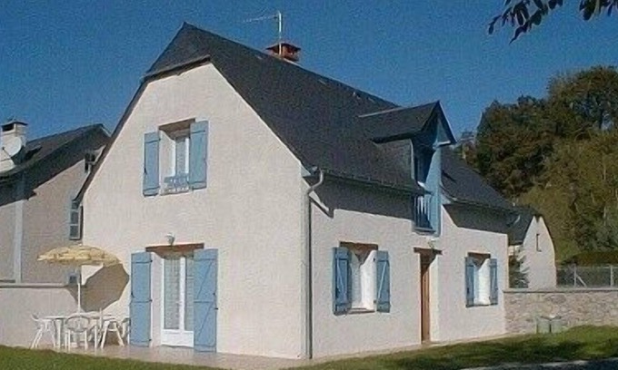 Peyrouse Cottage | Gîte spacieux et calme à Peyrouse, à 5 min de Lourdes, au pied des Pyrénées