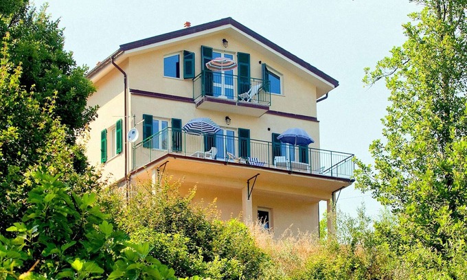 Sesta Godano Villa | Splendide gîte à Sesta Godano avec balcon