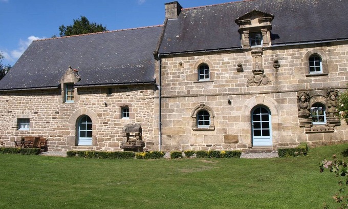 Le Sourn Cottage | Cottage in the countryside with heated indoor pool