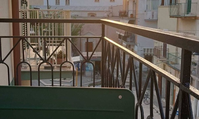 Mola di Bari Appartement | Cottage in the heart of Mola di Bari....... sea.... square..... shops.....