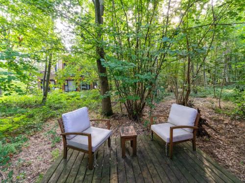 Maubray Maison | Cottage in Tournai with Forest View