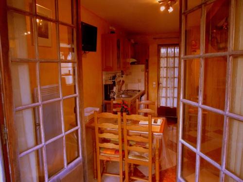 Brou-sur-Chantereine Maison | Cottage in Vaires-sur-Marne near Forest & Lake