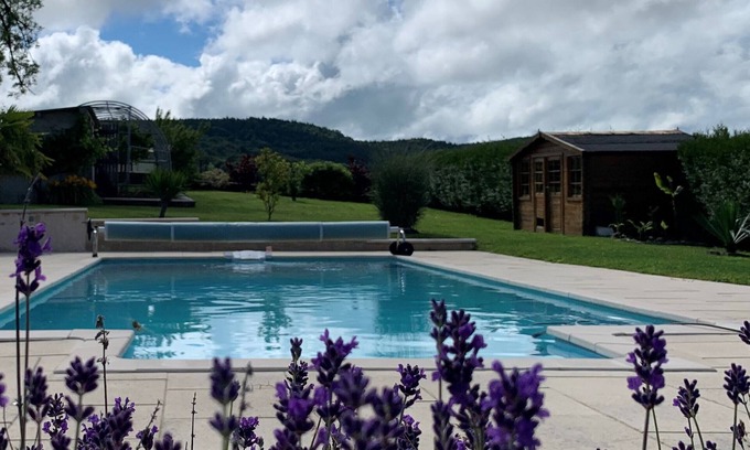 Dompierre-sur-Mont Cottage | Cottage au coeur du Pays des Lacs du Jura - Piscine-SPA-SAUNA - 10 personnes