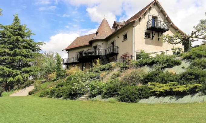 Bressieux Cottage | Petite maison 'Le Gite De La Tour' avec terrasse privée, jardin privé et Wi-Fi