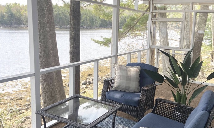 Valley Road Cabine | Cottage located on the banks of the historic St.Croix River