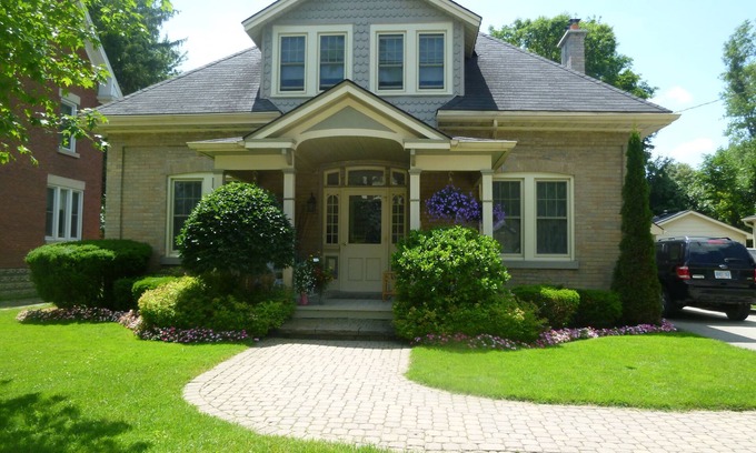 Stratford Lit Et Petit-Déjeuner | Cottage on Caledonia Bed & Breakfast