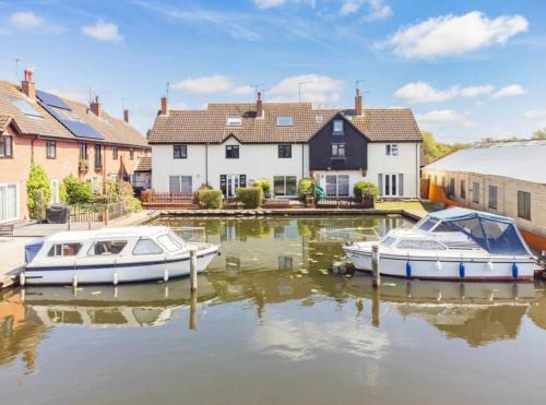 Hoveton Maison | Cottage On The Quay