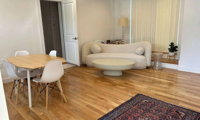 Concord Appartement | Cottage Suite "B" - Walk to Shops, Train, History