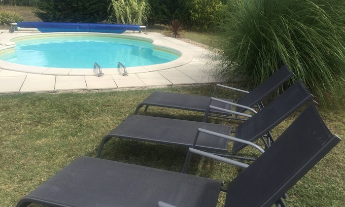 Mortagne-sur-Gironde Cottage | Cottage con piscina privada climatizada, 15 minutos a la playa más cercana