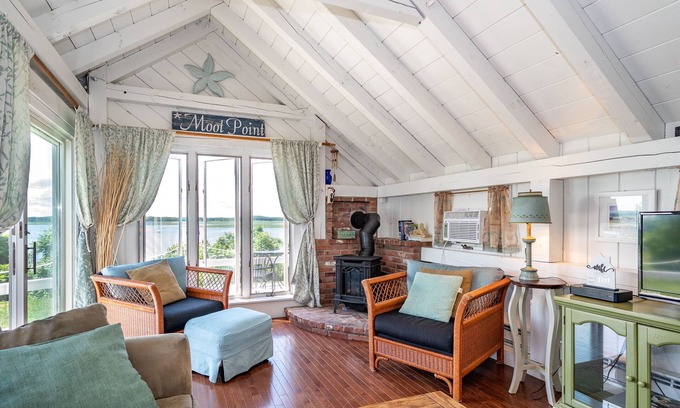 Great Neck Cottage | 2020 Prime Weeks Available - Accès direct à l'eau!