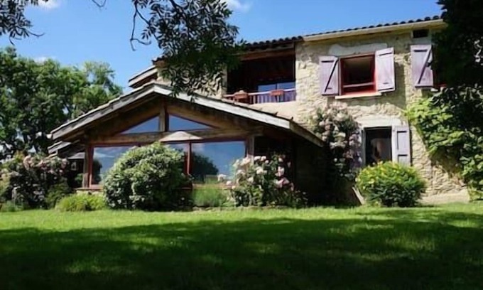 Cazals-des-Bayles Maison | Cottage with Jacuzzi, Le Pommier,. View of nature and the Pyrenees. Swimming pool, Mirepoix