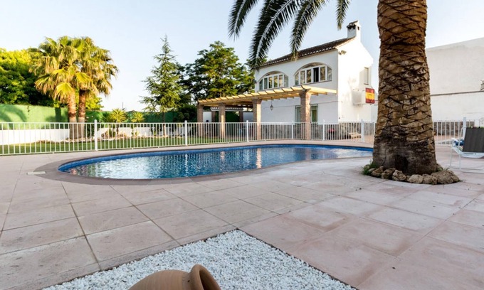 Durcal Villa | Cottage avec piscine, jardin avec vue et wifi