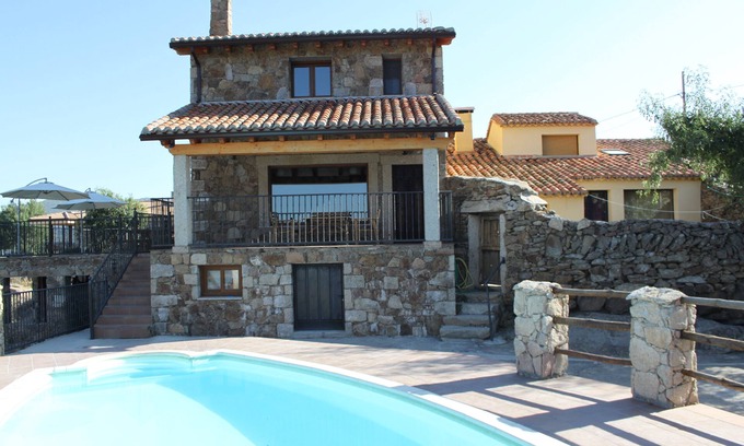 La Aldehuela Cottage | Séjours à la campagne Gredos Avila 20 places idéal grands groupes famille / amis Piscine