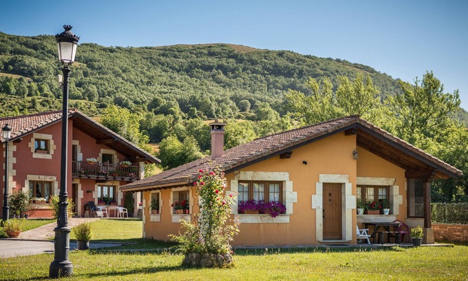 Fontibre Maison | Maison de campagne "Casa Marta" avec vue sur les montagnes, terrasse privée et Wi-Fi