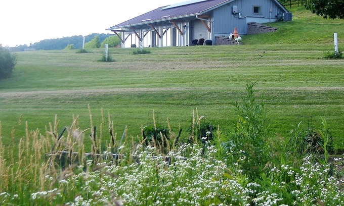 Vernon County Cottage | Coulee Region beauty- "coulée" pour décrire les vallées qui dissèquent des crêtes verdoyantes